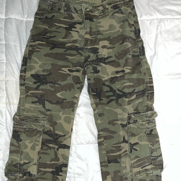 camo cargo pants - Picture 2 of 4